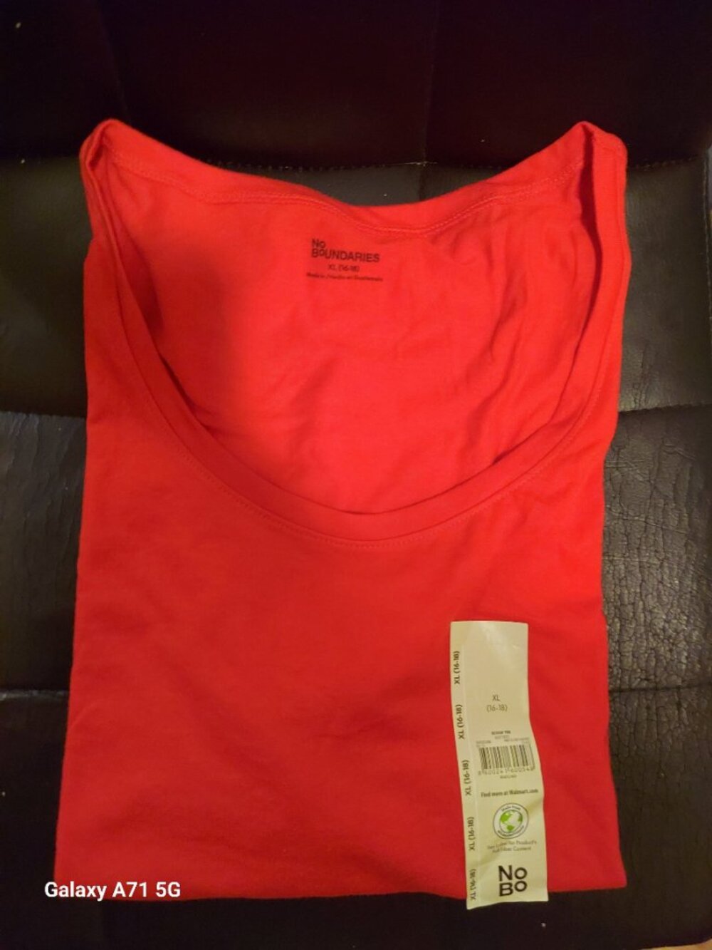 NO BOUNDARIES XL SCOOP NECK T-SHIRT